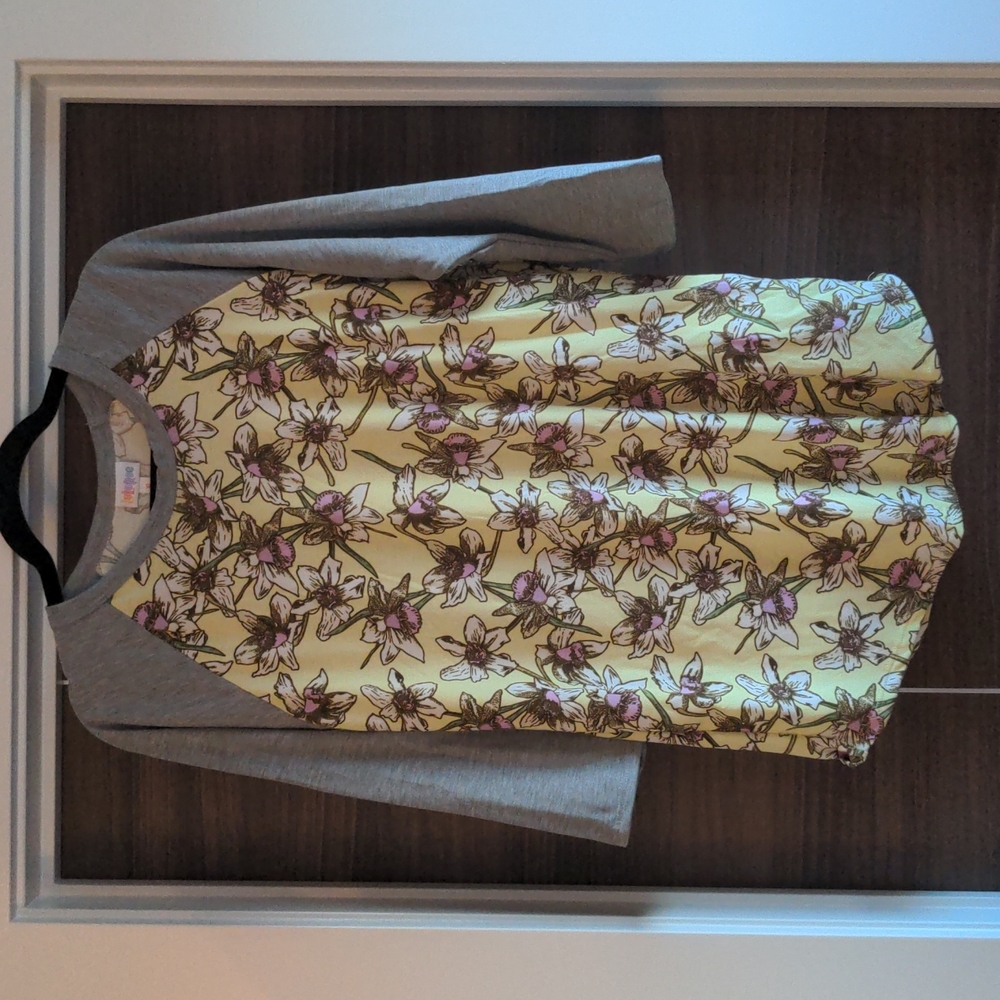 Lularoe Baseball Tee (XL)